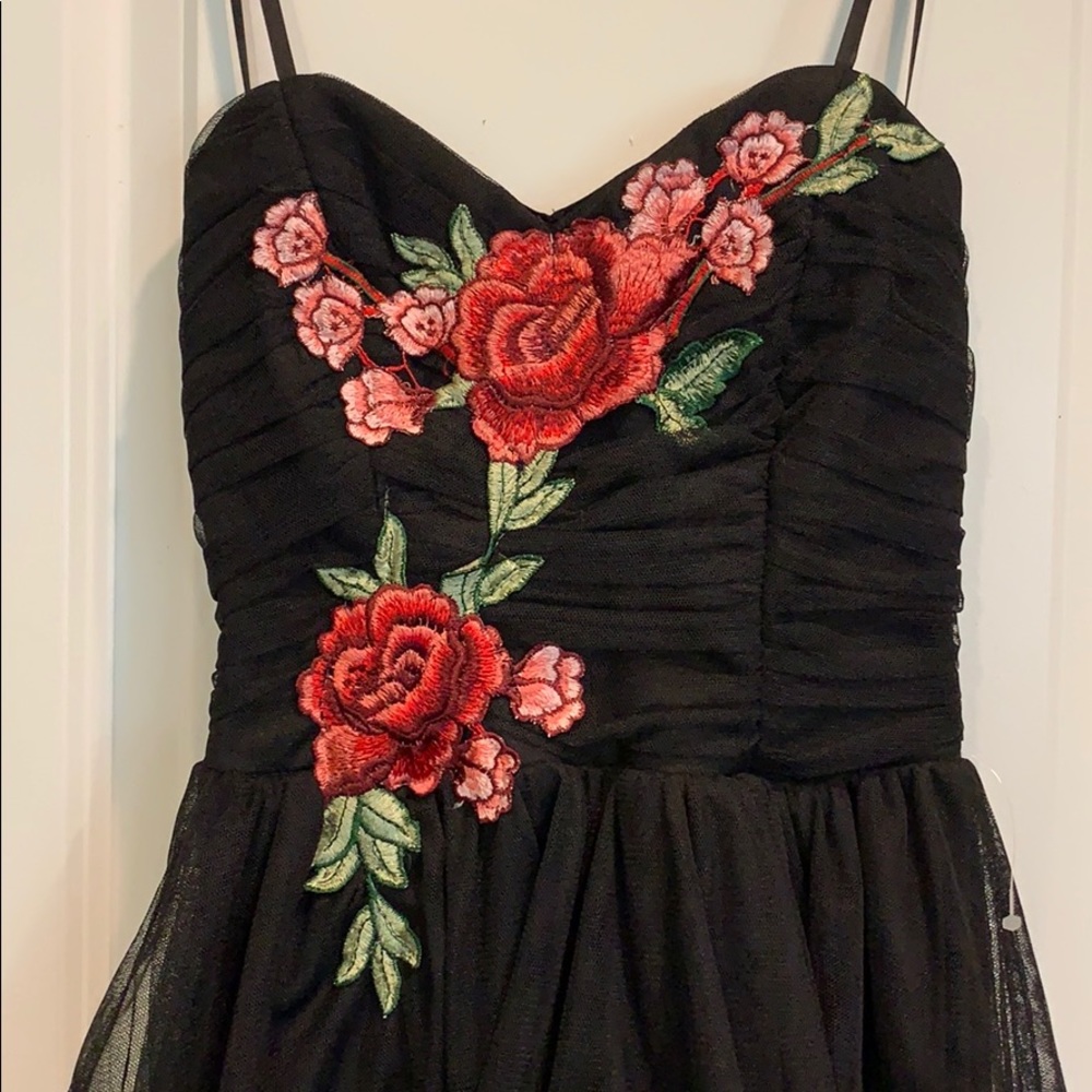 Hi-Low Prom Dress      NWT - Picture 4 of 7